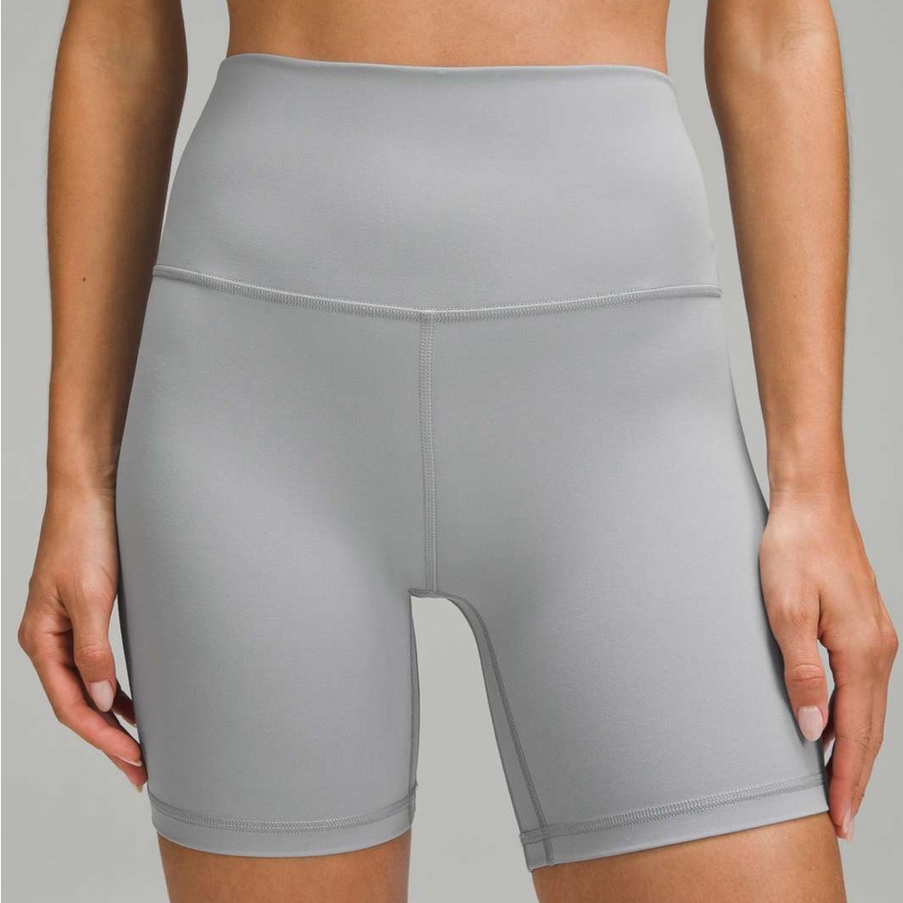 Lululemon Align High-Rise Short 6" -
Rhino Grey (Size 4)